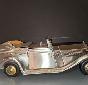 Vintage Rolls-Royce jewelry/music box